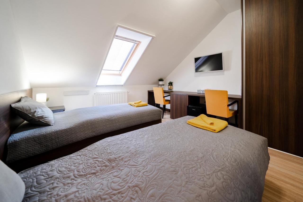 Guba Vendeghaz Bed & Breakfast Győrújbarát Eksteriør bilde